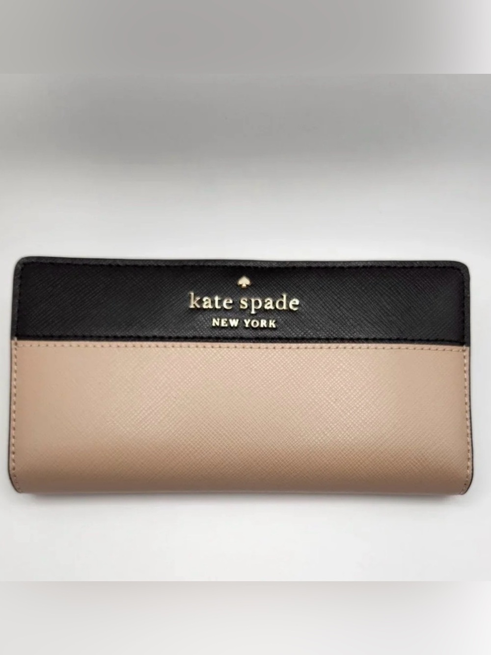 kate spade Two-Tone Black and Tan Beige Continental Wallet 🫶🏼